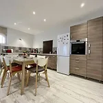 Maison Rénovée 2024 à 2 Pas De La – 8 Couchages, Wifi, Terrasse, Proche Pistes Cyclables - Fr-1-246a-283 Casa vacanze *