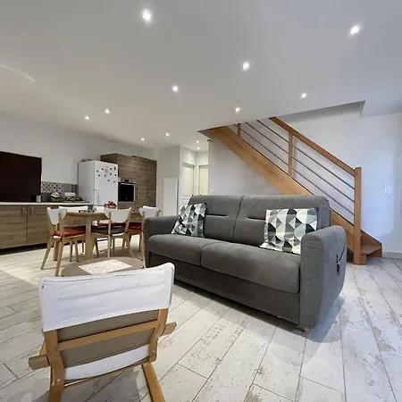 Сasa de vacaciones Maison Rénovée 2024 à 2 Pas De La – 8 Couchages, Wifi, Terrasse, Proche Pistes Cyclables - Fr-1-246a-283 *