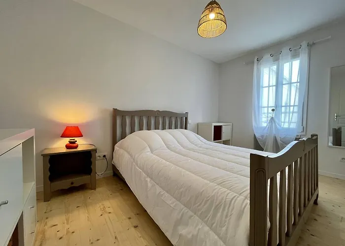 Maison Rénovée 2024 à 2 Pas De La – 8 Couchages, Wifi, Terrasse, Proche Pistes Cyclables - Fr-1-246a-283