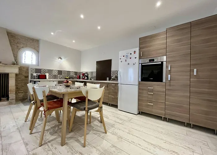 Maison Rénovée 2024 à 2 Pas De La – 8 Couchages, Wifi, Terrasse, Proche Pistes Cyclables - Fr-1-246a-283 Сasa de vacaciones *