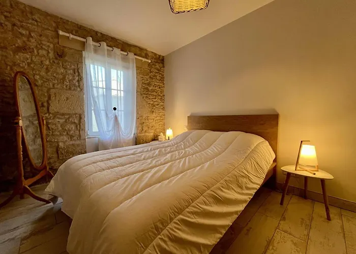 Сasa de vacaciones Maison Rénovée 2024 à 2 Pas De La – 8 Couchages, Wifi, Terrasse, Proche Pistes Cyclables - Fr-1-246a-283