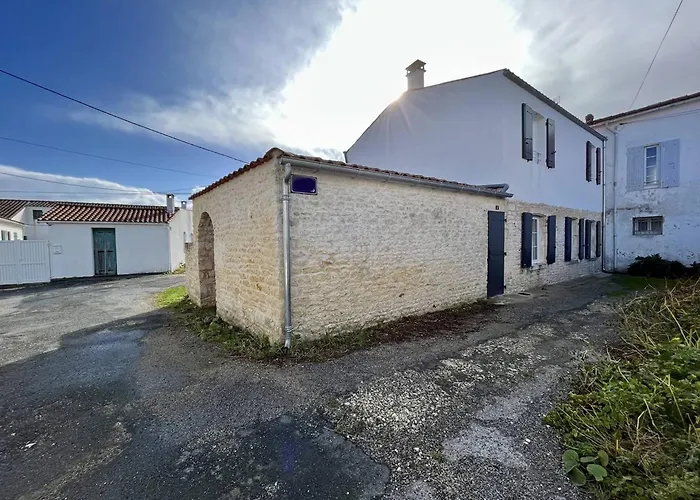 Maison Rénovée 2024 à 2 Pas De La – 8 Couchages, Wifi, Terrasse, Proche Pistes Cyclables - Fr-1-246a-283 *